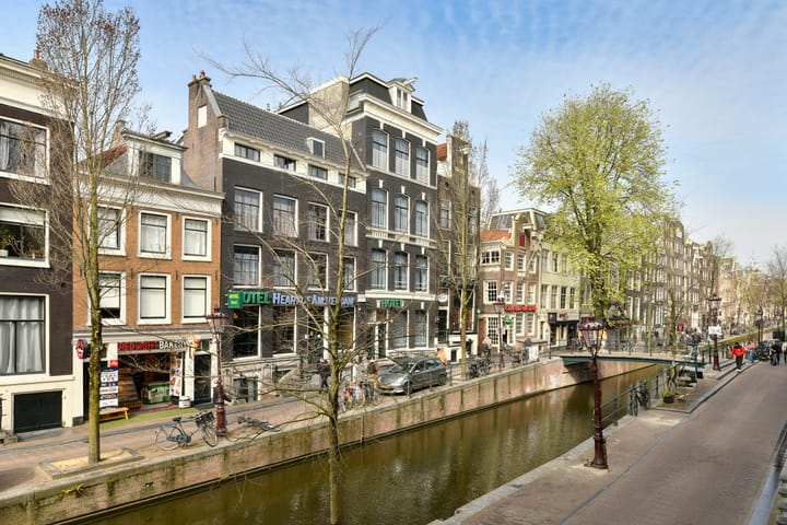 Foto 13 van Oudezijds Achterburgwal 127-1