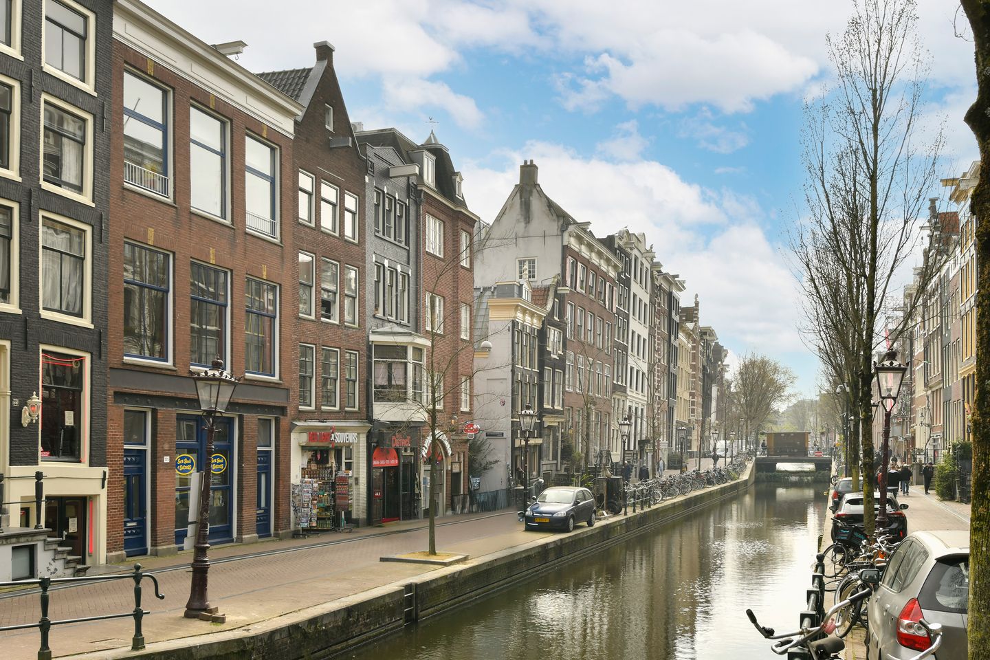 Foto 14 van Oudezijds Achterburgwal 127-1