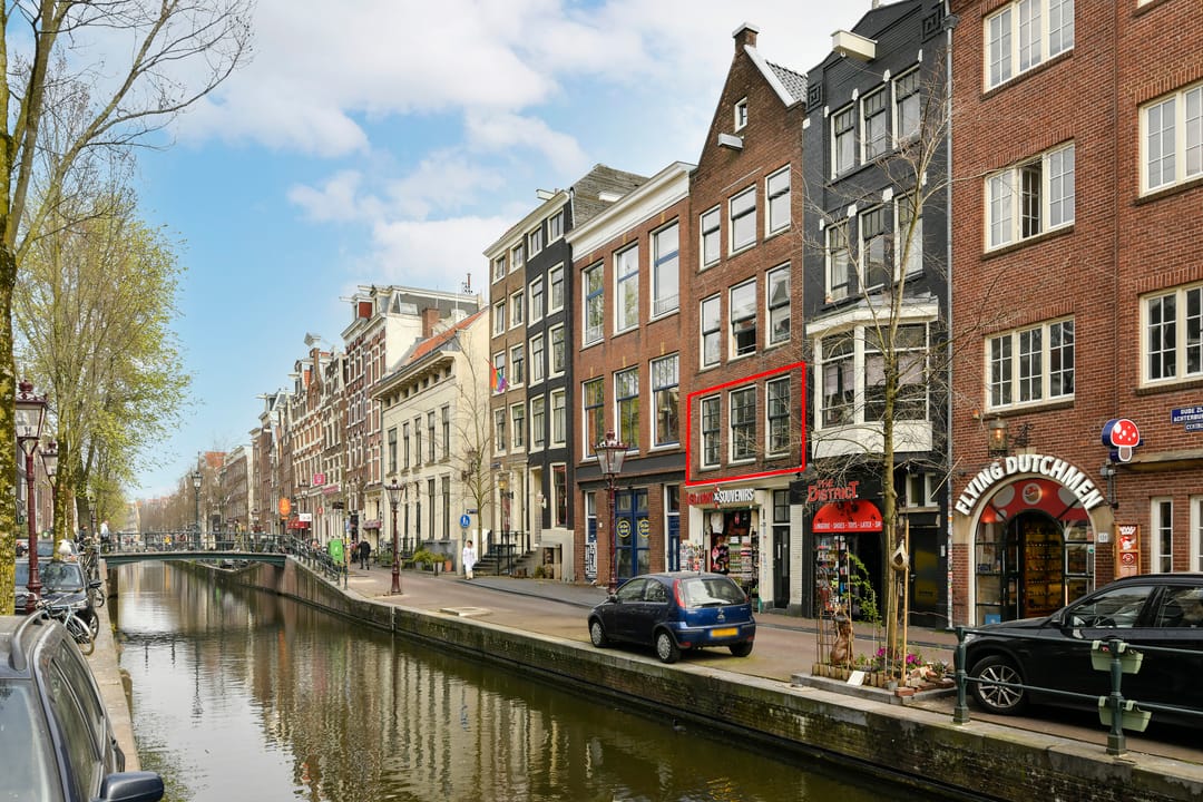 Foto 16 van Oudezijds Achterburgwal 127-1