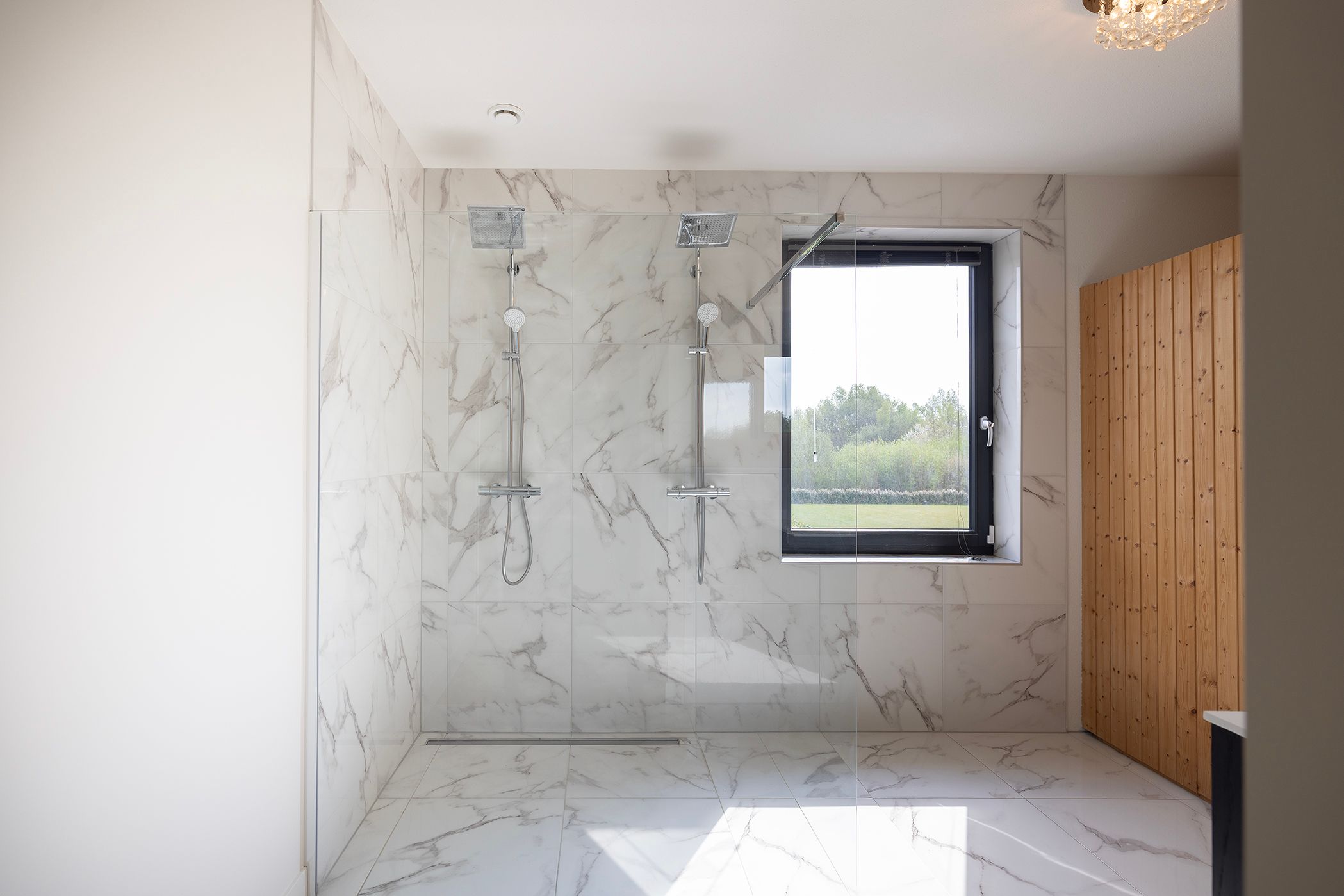 Foto 21 van Larense Laan 16