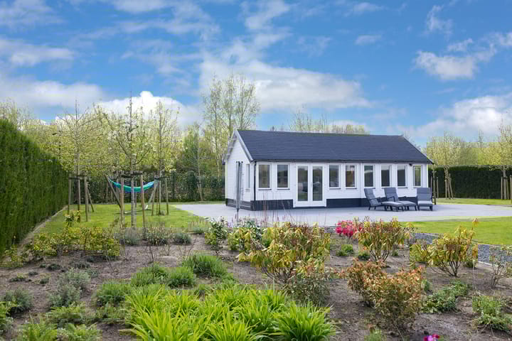 Foto 45 van Larense Laan 16