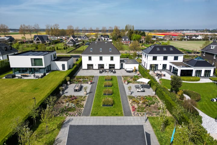 Foto 48 van Larense Laan 16