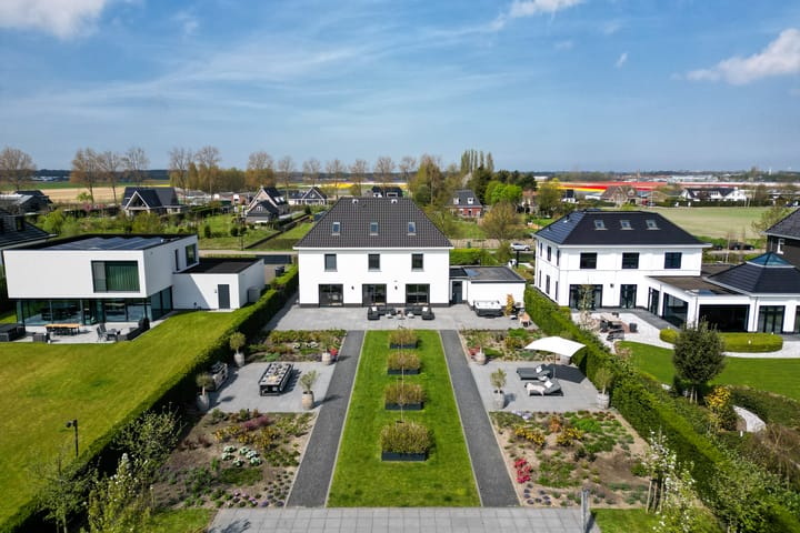 Foto 53 van Larense Laan 16