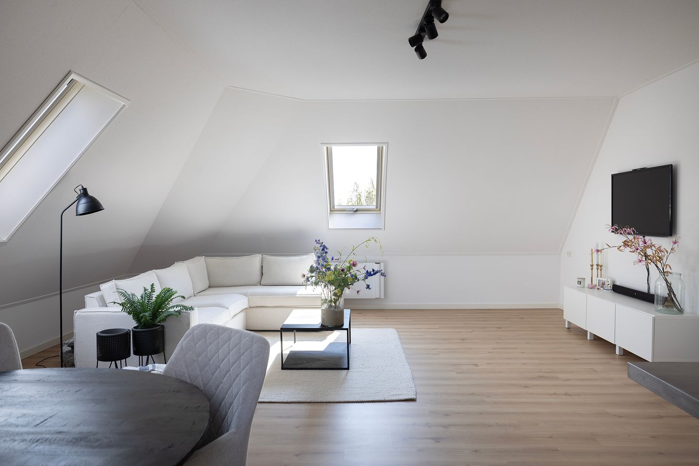 Foto 34 van Larense Laan 16