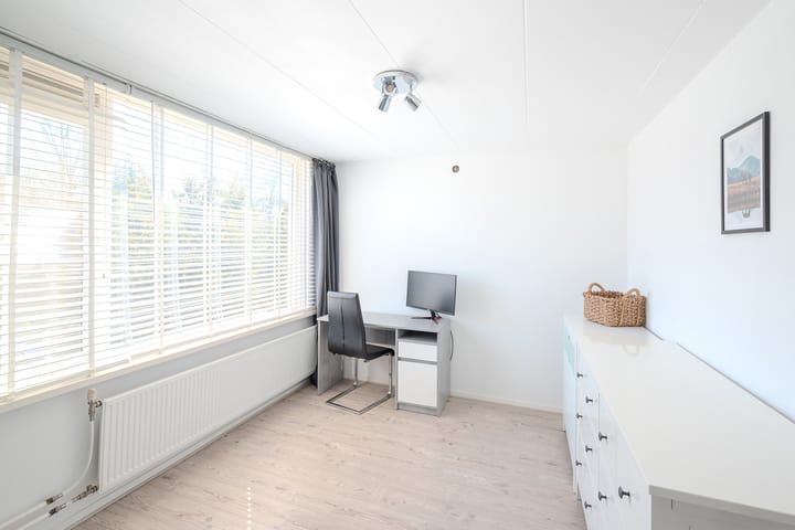 Foto 19 van Distelstraat 1