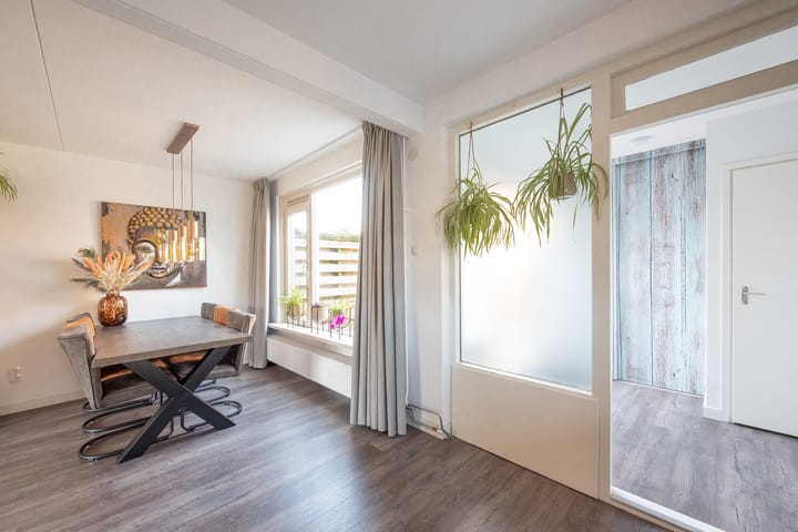 Foto 9 van Distelstraat 1