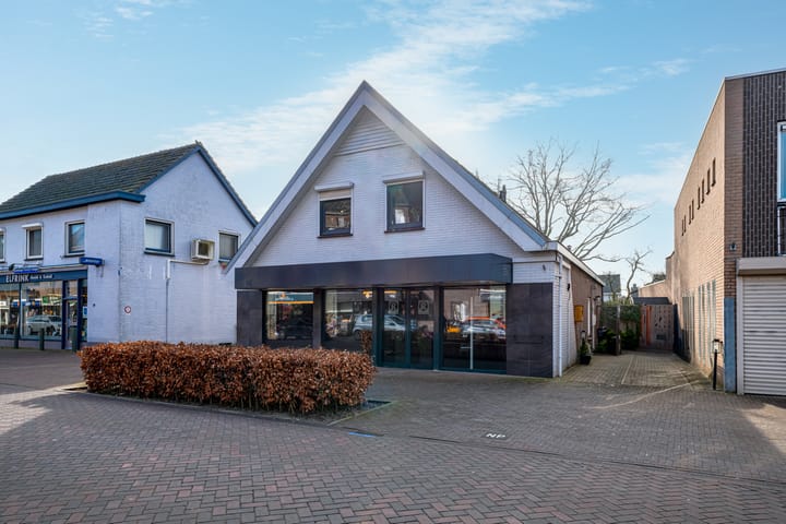 Photo 4 of Wilhelminastraat 32