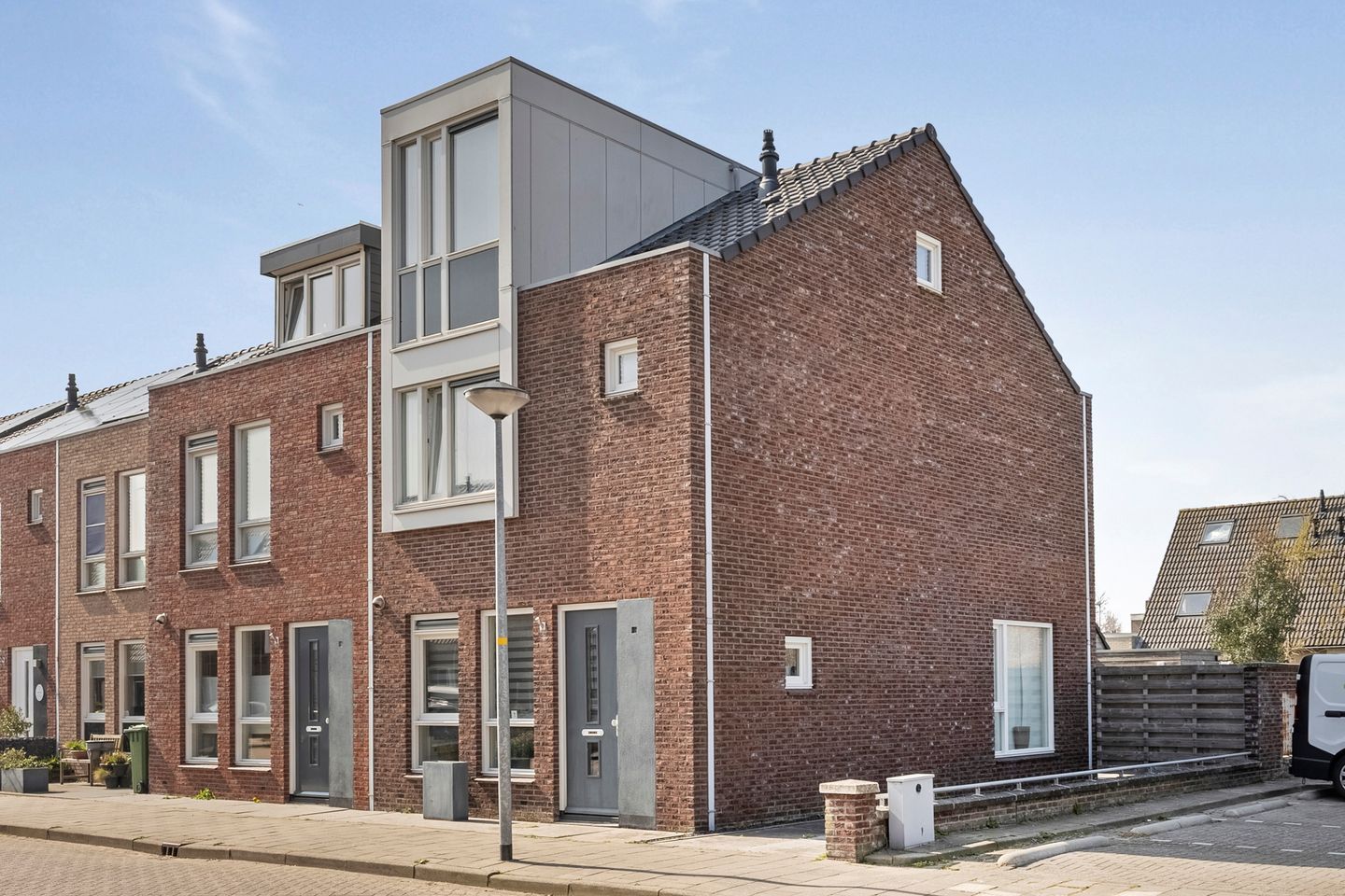 Foto 1 van Fluytstraat 1