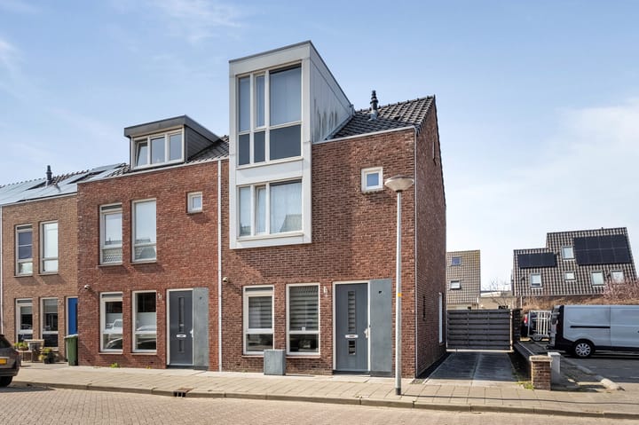 Foto 3 van Fluytstraat 1