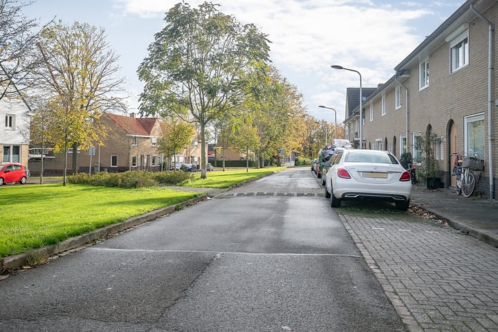 Foto 2 van Begoniastraat 8