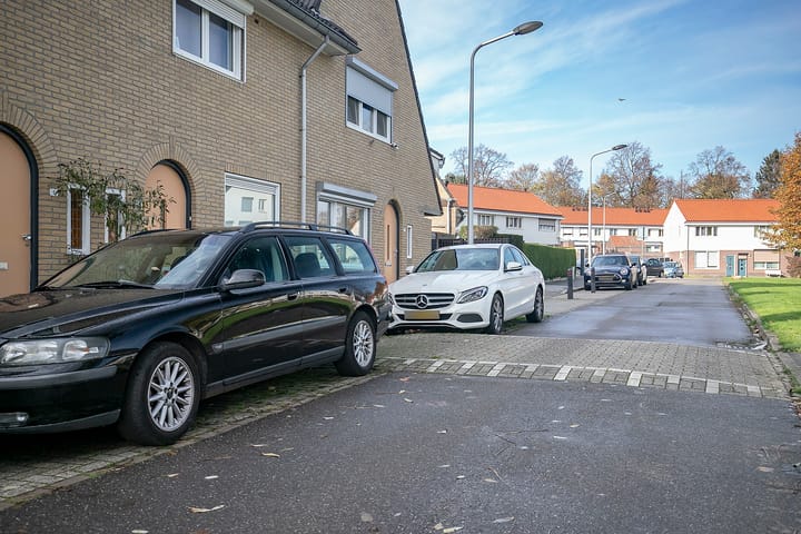 Foto 3 van Begoniastraat 8