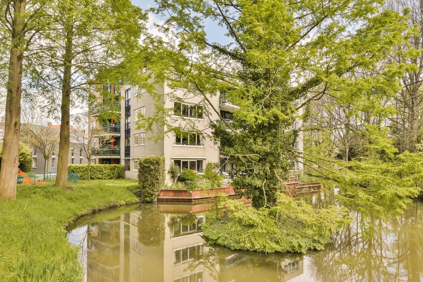 Foto 1 van Hertzstraat 28