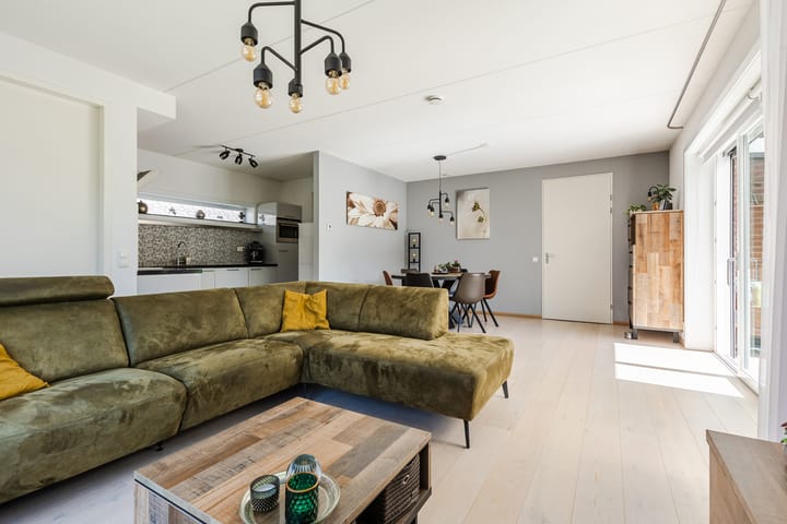 Foto 2 van Azaleastraat 10