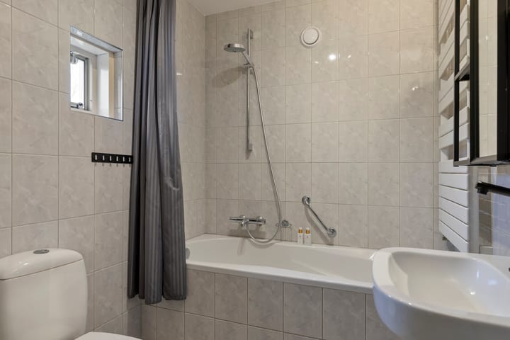 Photo 19 of Binnenweg 12-38