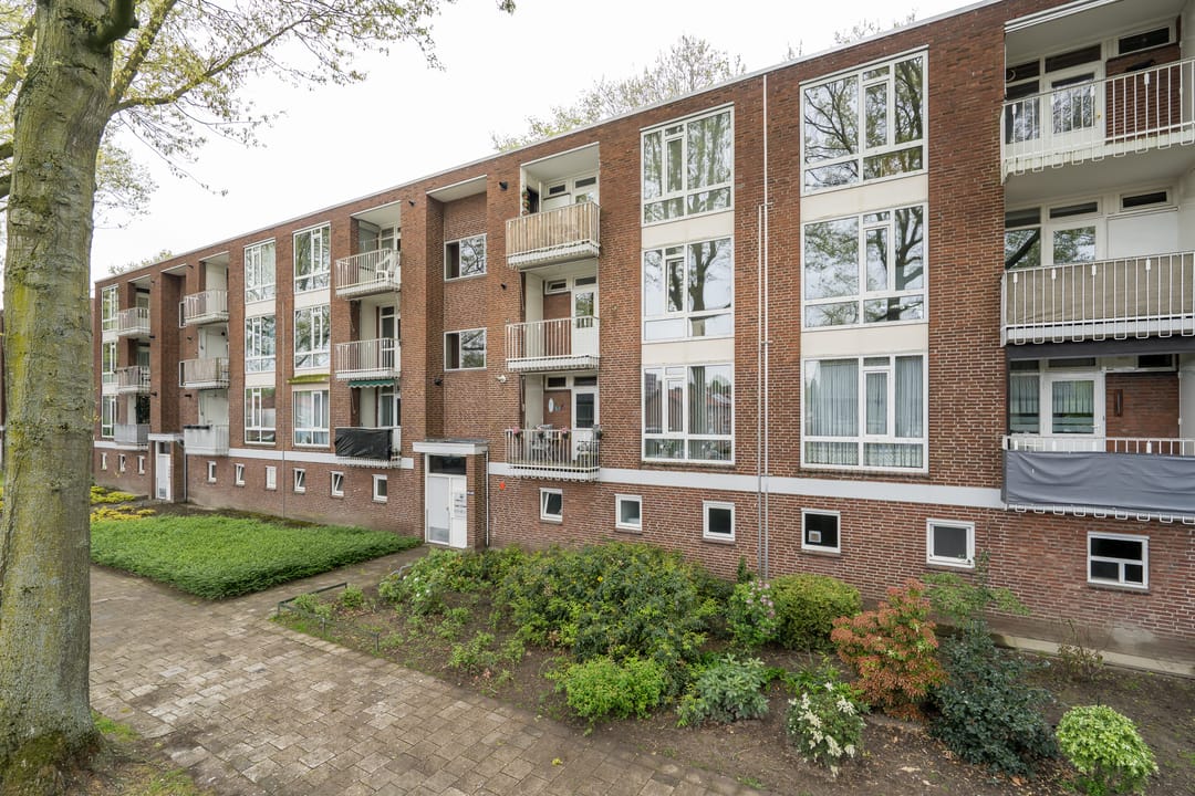 Photo 2 of Limburglaan 18