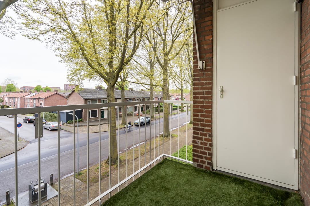 Photo 8 of Limburglaan 18