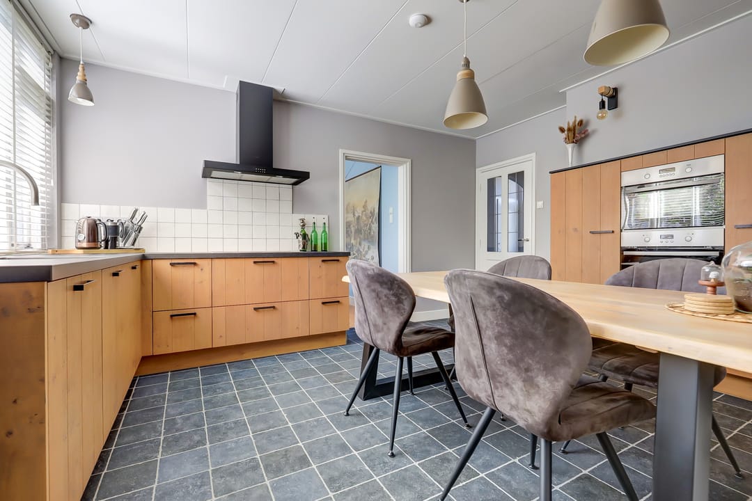 Foto 16 van Angerensestraat 6