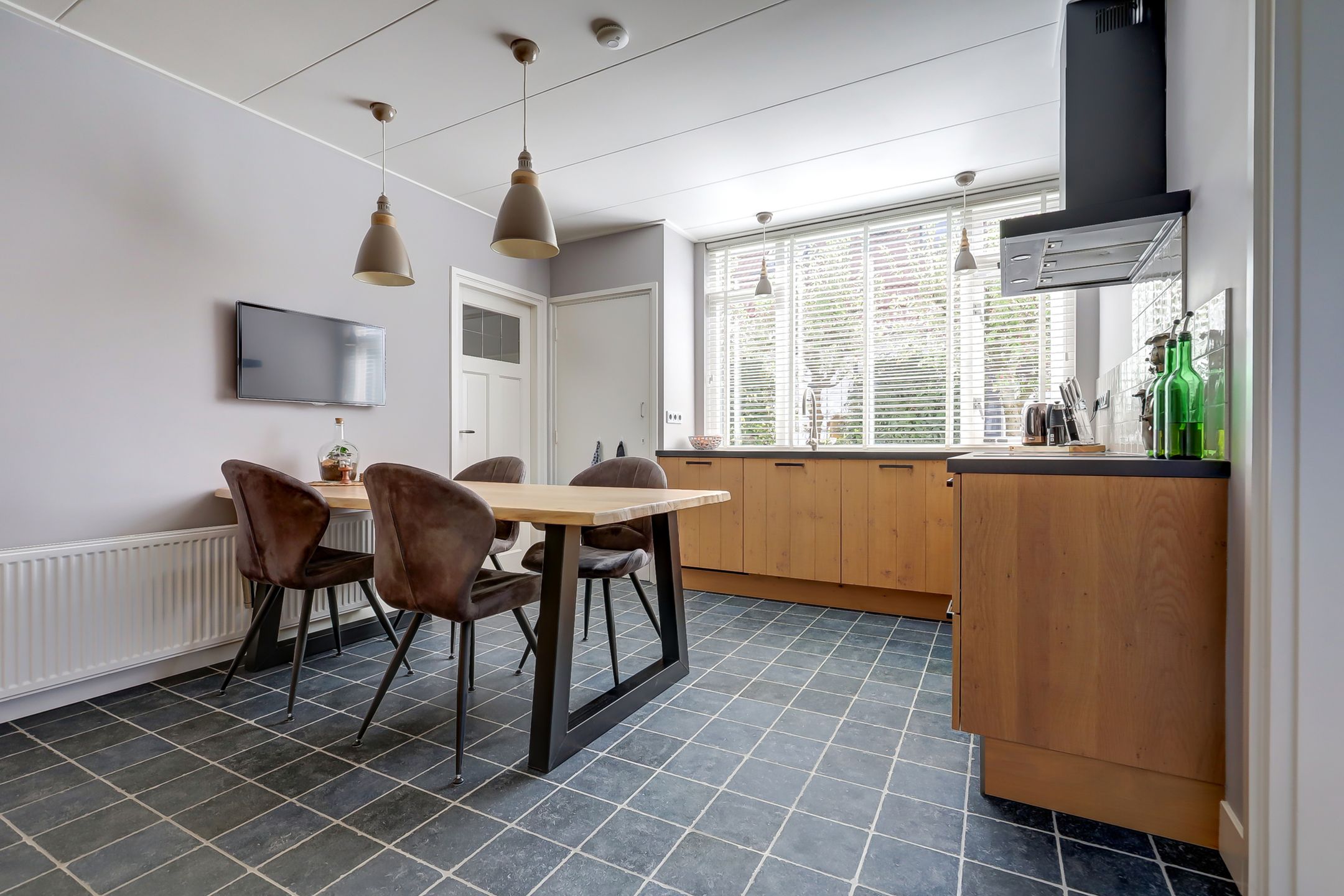 Foto 18 van Angerensestraat 6