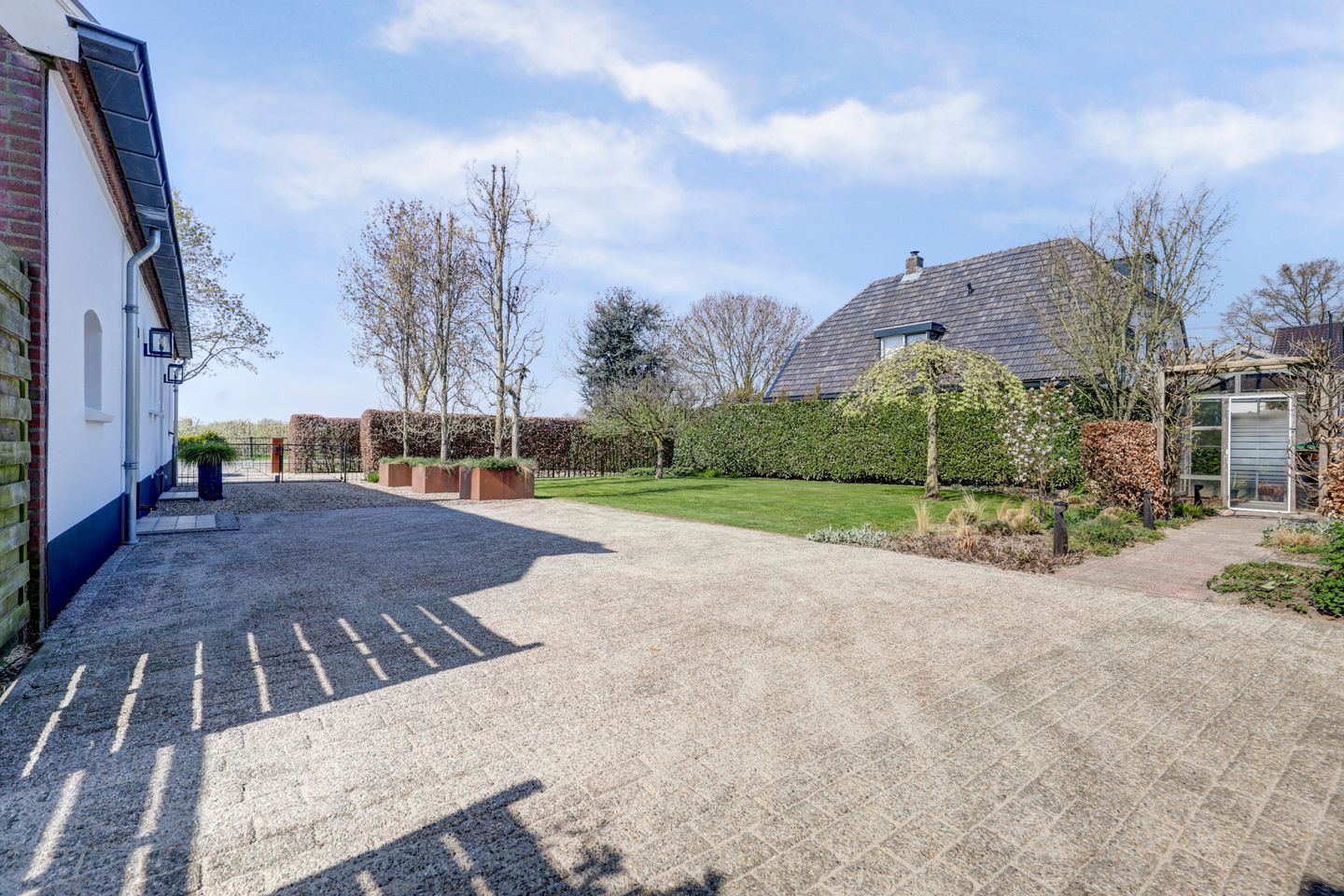 Foto 64 van Angerensestraat 6