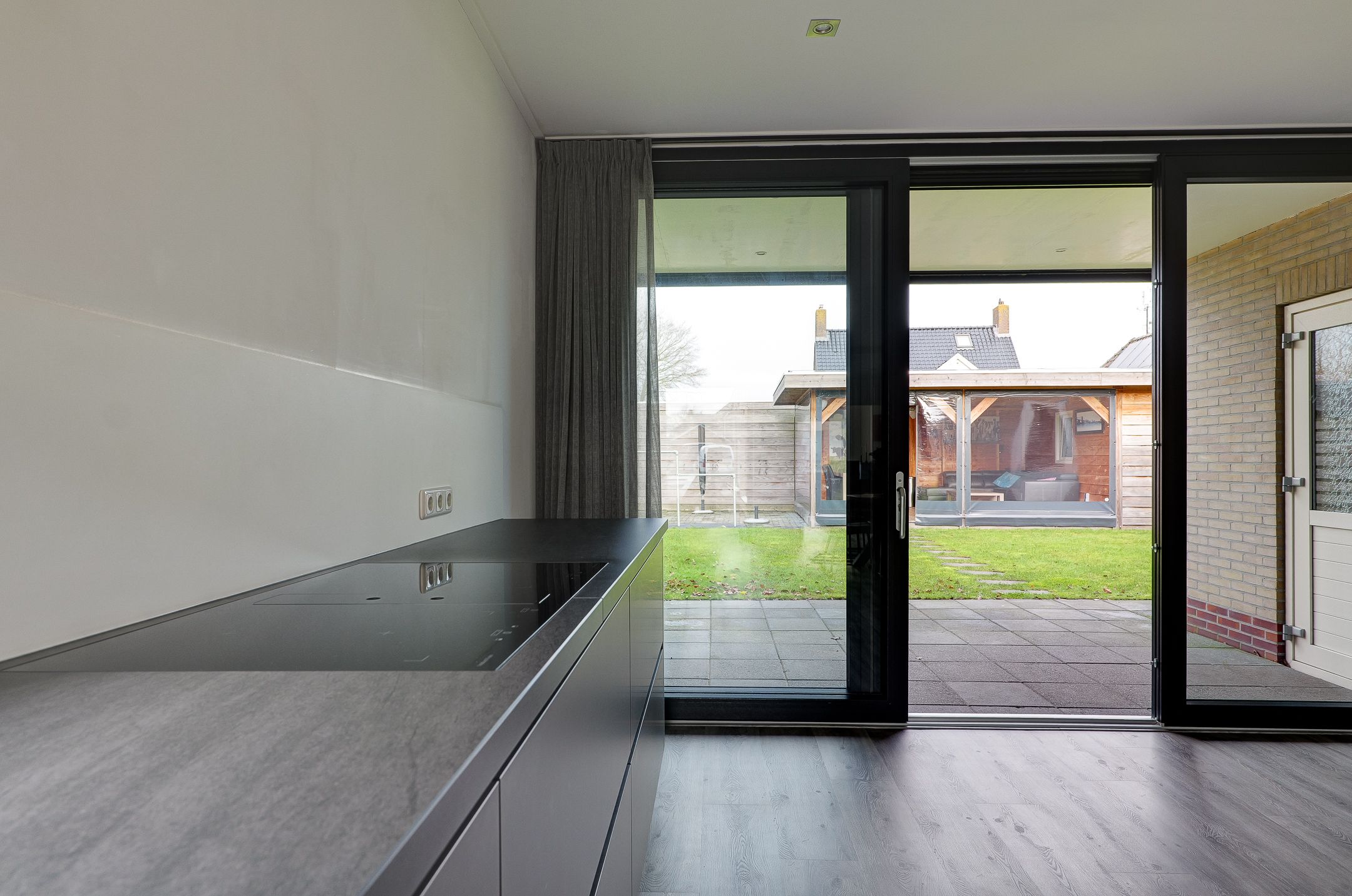 Photo 18 of Van Voortstraat 12