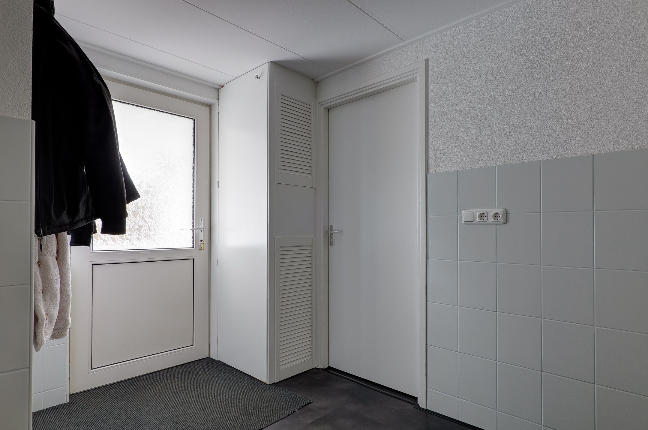 Photo 24 of Van Voortstraat 12