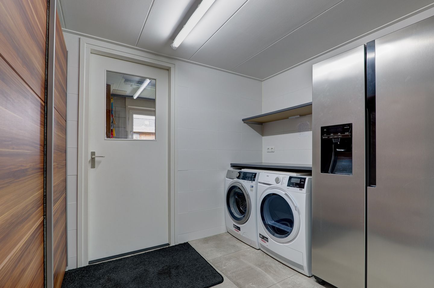 Photo 25 of Van Voortstraat 12