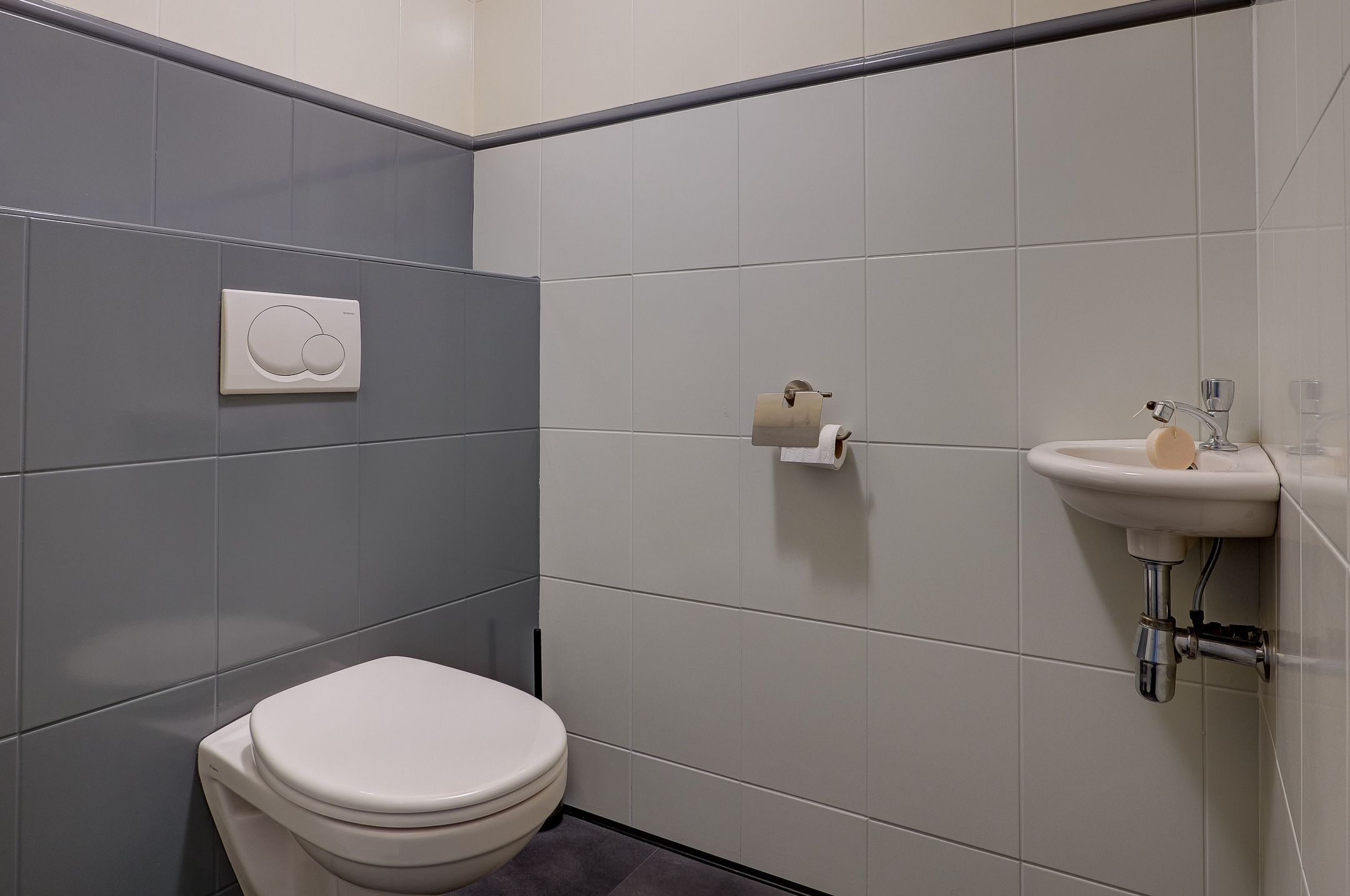 Photo 27 of Van Voortstraat 12