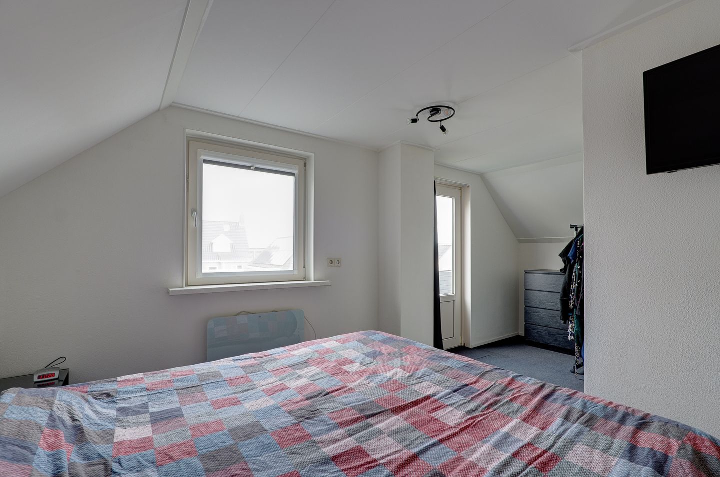 Photo 35 of Van Voortstraat 12