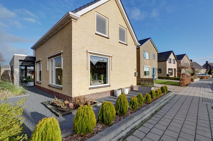 Foto 38 van Van Voortstraat 12