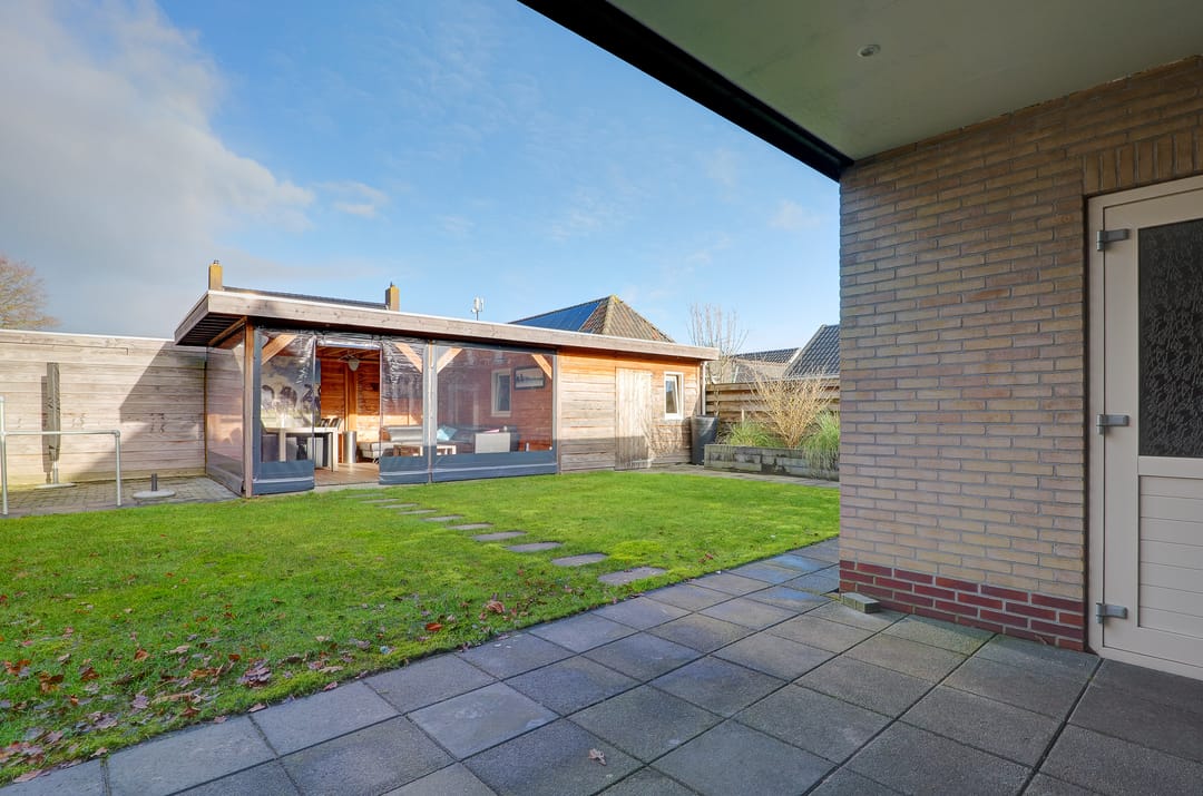 Photo 2 of Van Voortstraat 12