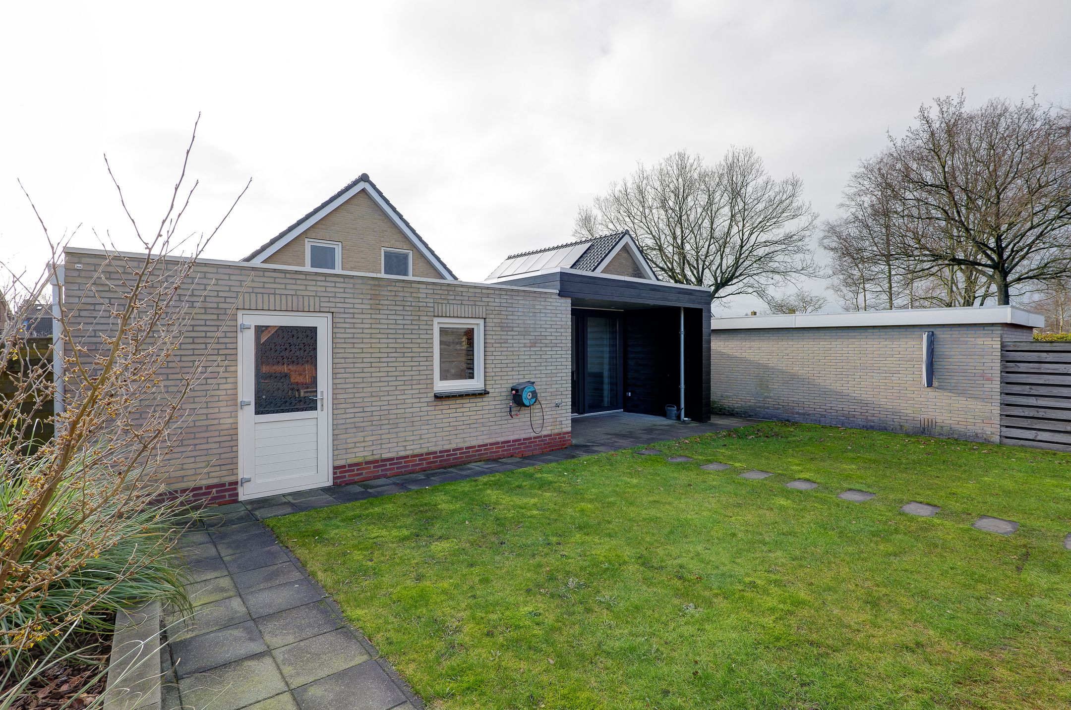 Photo 42 of Van Voortstraat 12