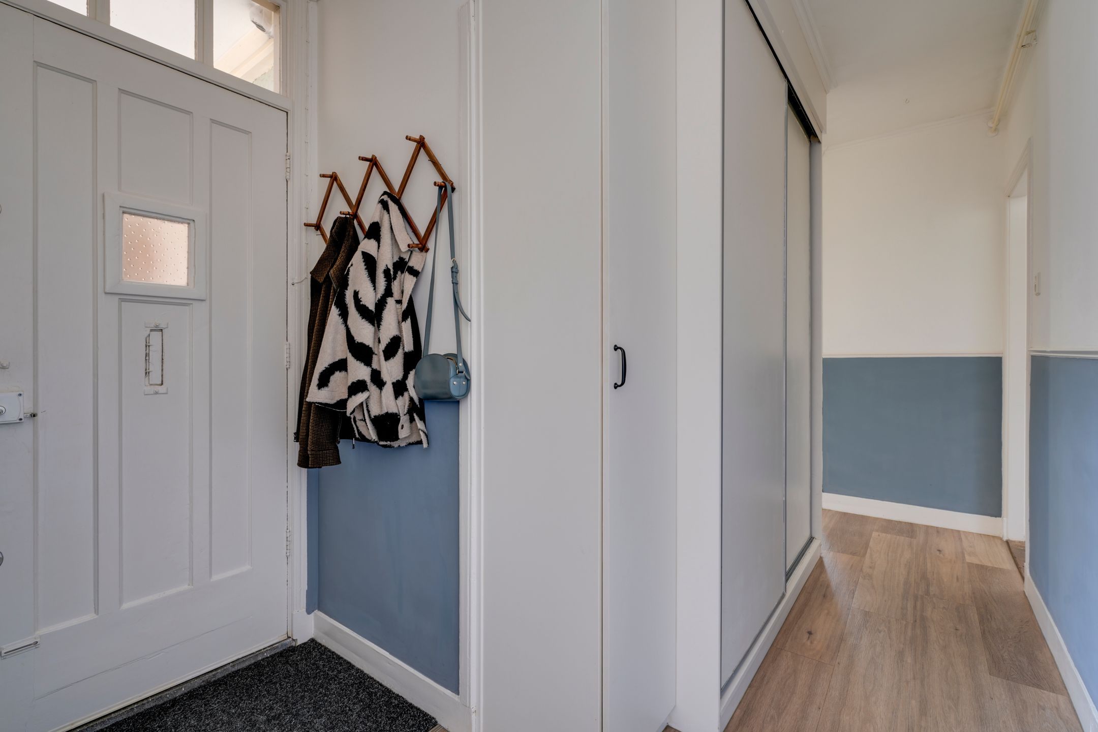 Foto 9 van Laan van Nieuw-Guinea 97-BS