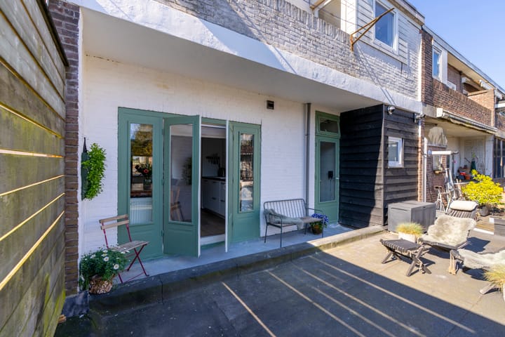 Foto 25 van Laan van Nieuw-Guinea 97-BS