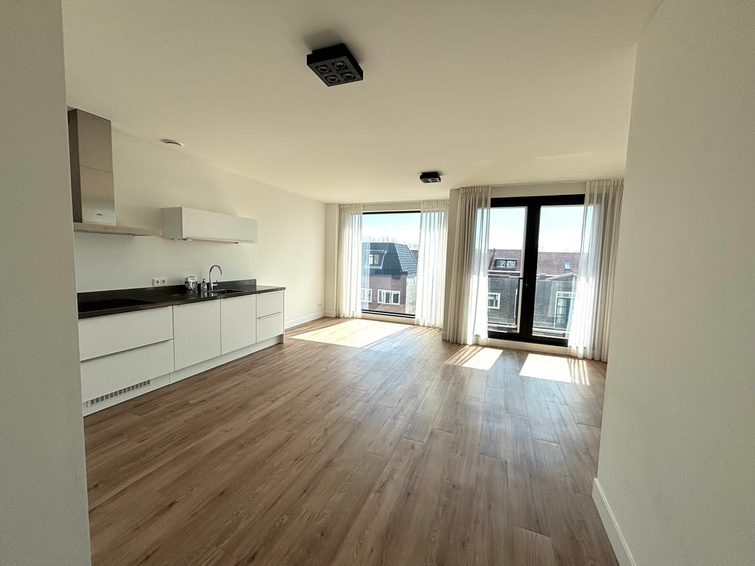 Photo 2 of Wijkerstraatweg 267-E