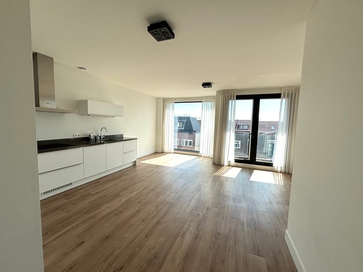 Photo 2 of Wijkerstraatweg 267-E