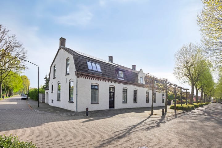 Foto 1 van Mgr. van de Venstraat 2