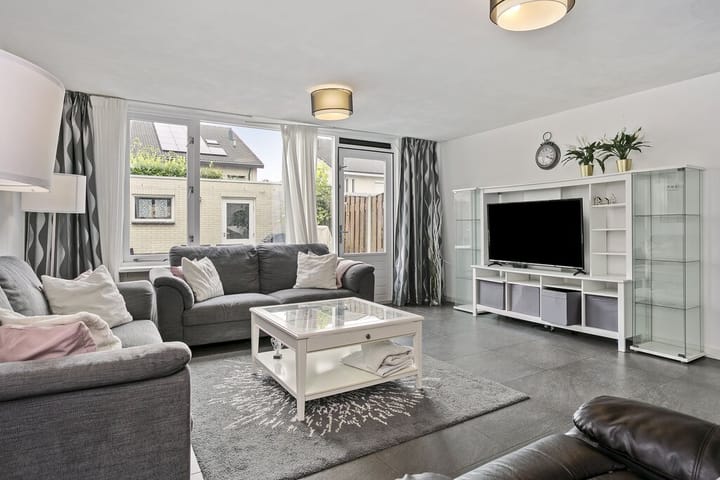 Photo 4 of Eikepage 54