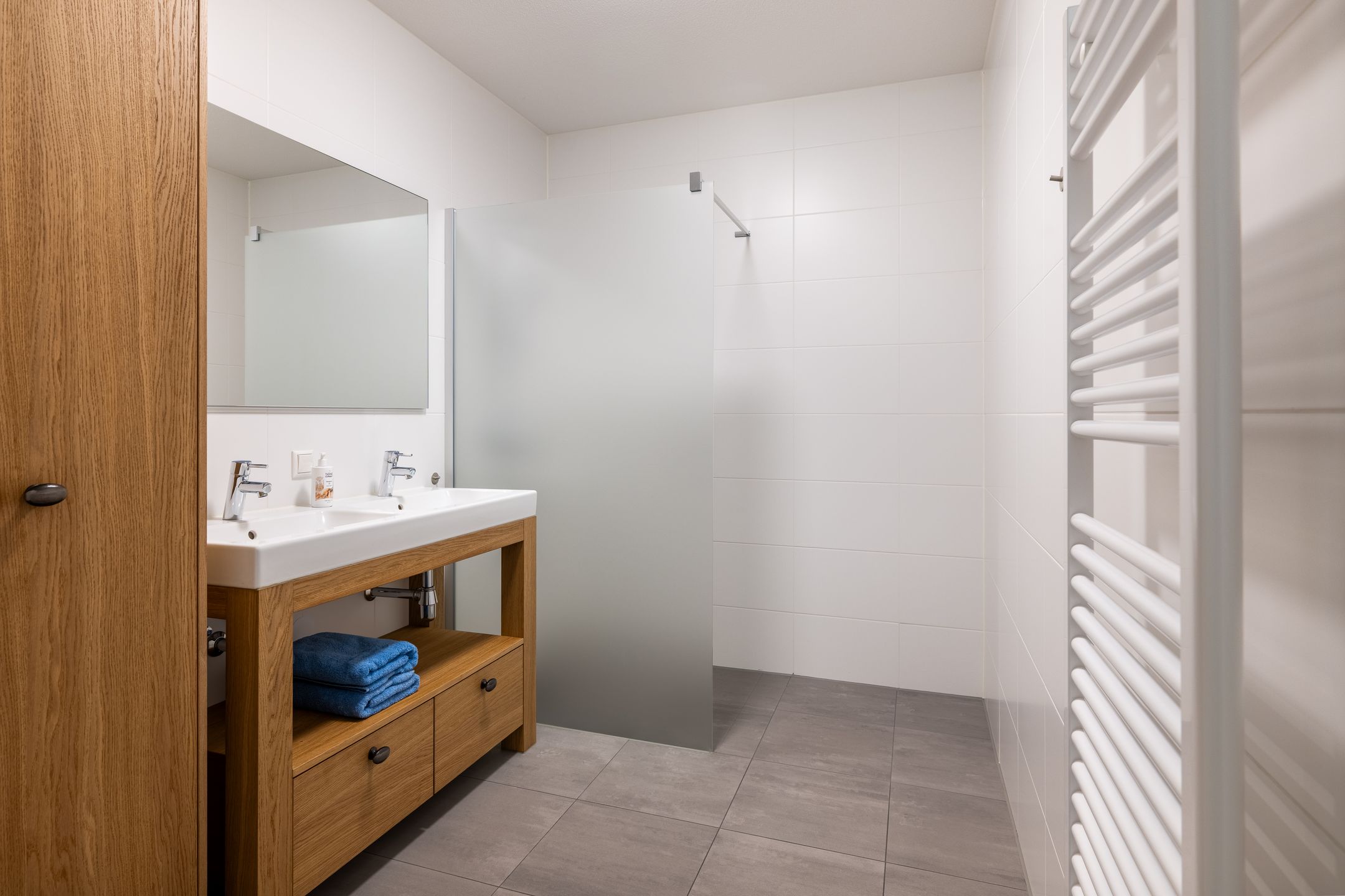 Foto 15 van Heinsbergerweg 12-B02