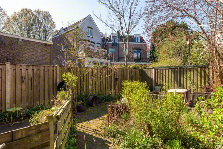 Photo 3 of Mgr. van de Weteringstraat 128