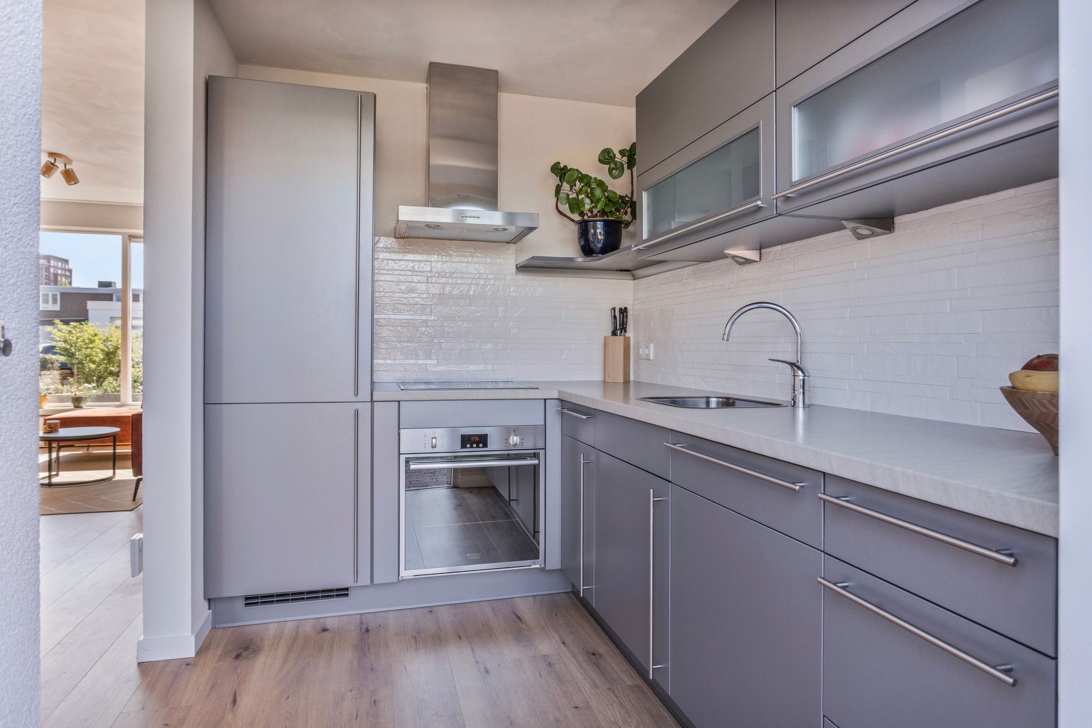 Photo 9 of Mr. van Houtenstraat 22