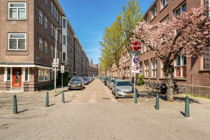 Foto 17 van Middenhoefstraat 17-02R