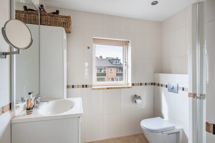 Foto 28 van Sweder van Vianenplein 6