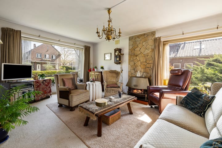 Photo 11 of Wijhendaalseweg 1-A