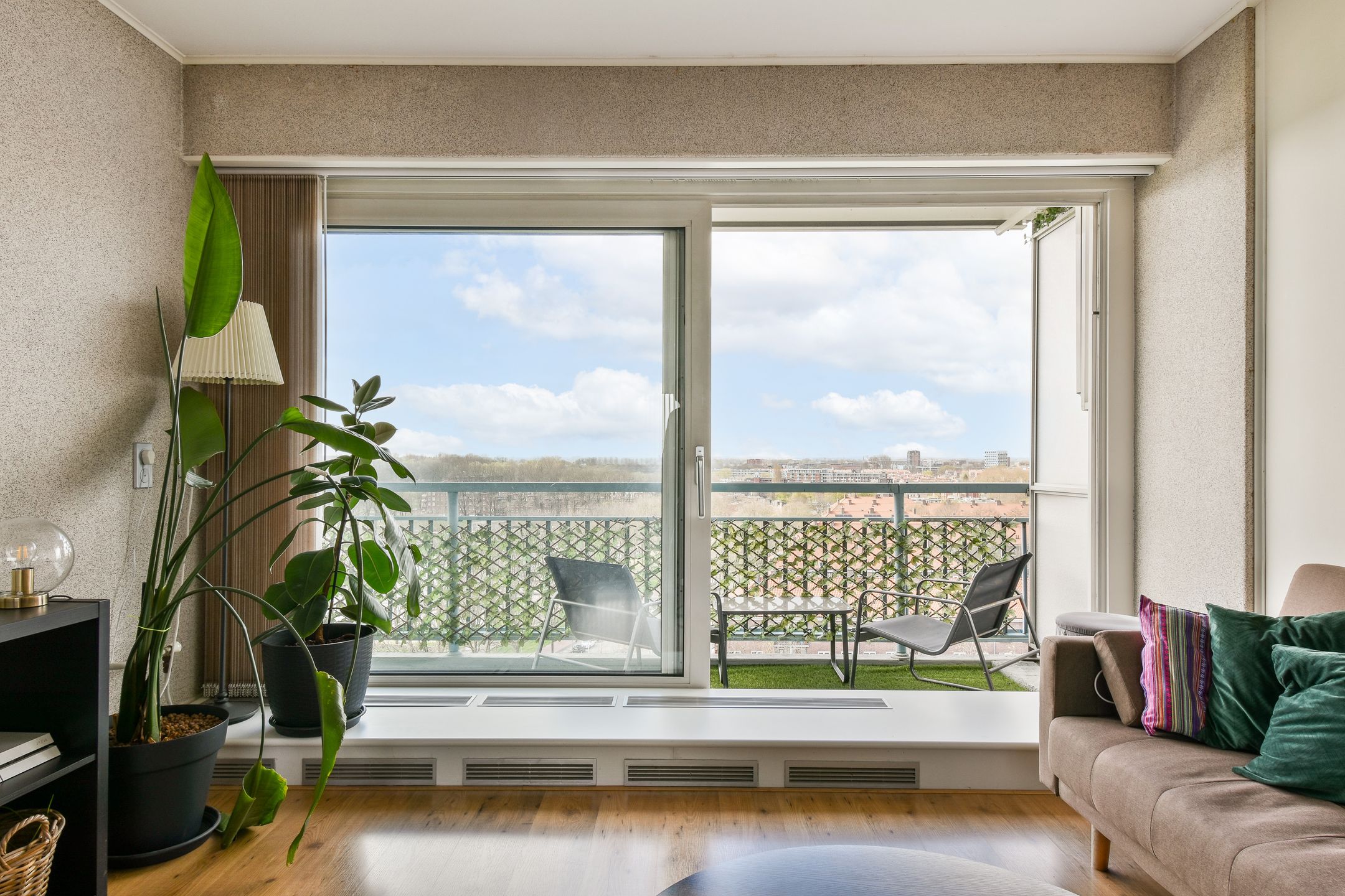 Foto 9 van Burgemeester Hogguerstraat 1087