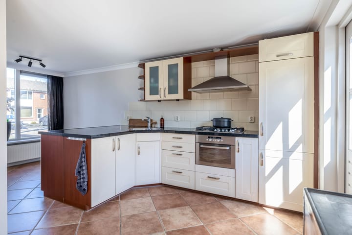 Foto 10 van Poelruitstraat 17