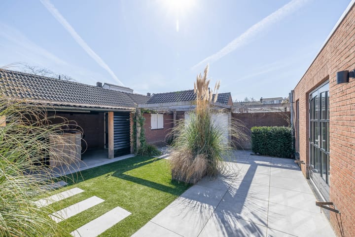 Foto 18 van Poelruitstraat 17