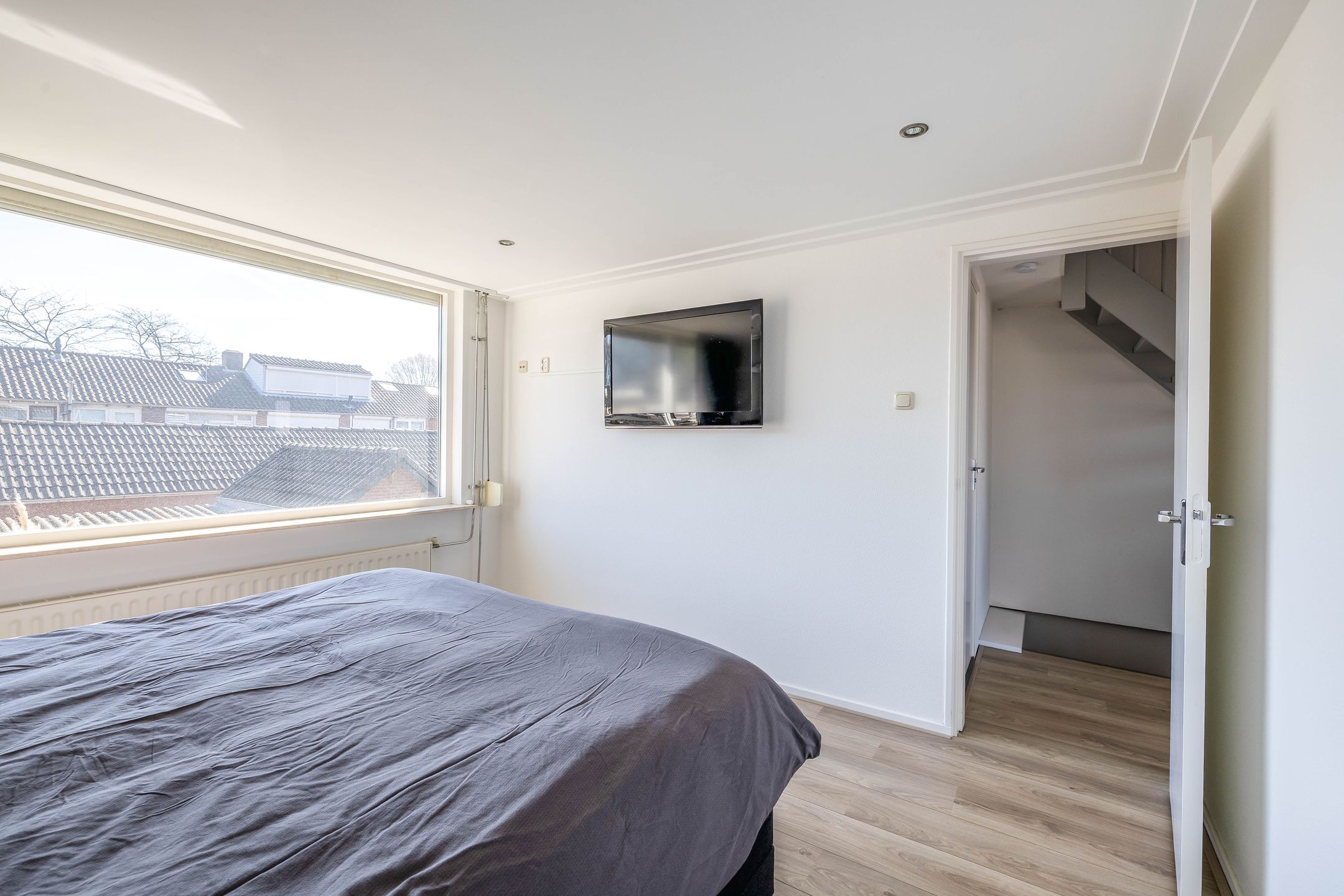 Foto 24 van Poelruitstraat 17