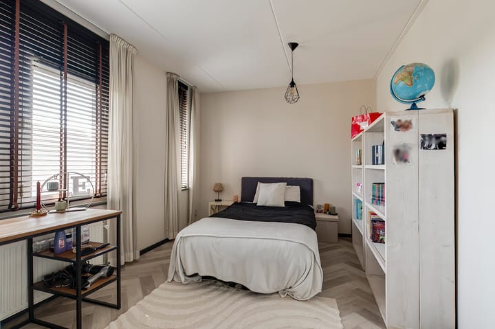 Photo 13 of A.H.H. Tolhuisenstraat 13