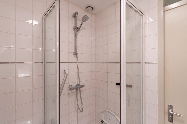 Photo 15 of A.H.H. Tolhuisenstraat 13