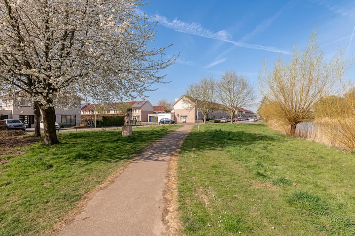 Photo 21 of A.H.H. Tolhuisenstraat 13